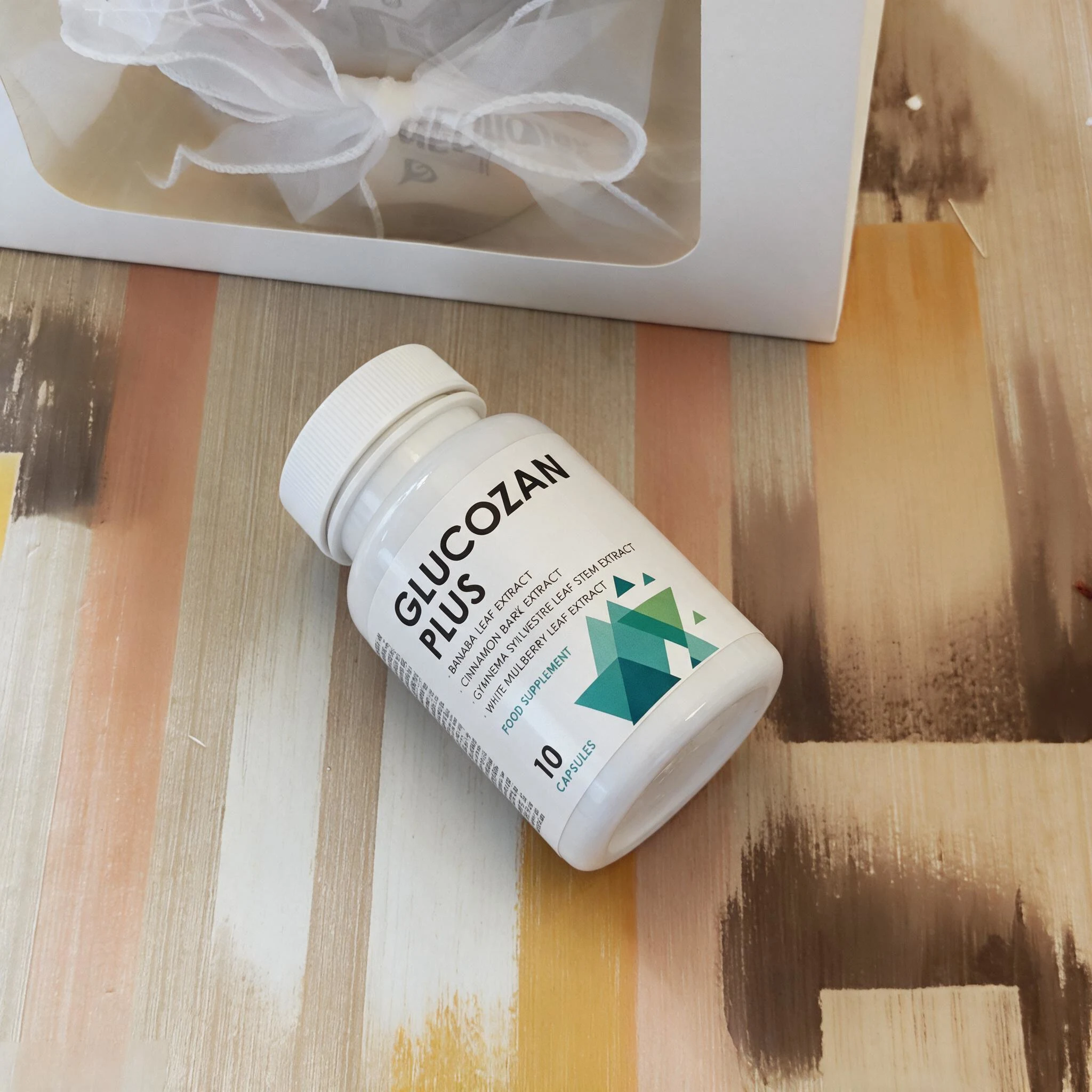 Emilio Carrión en Alicante mostrando Glucozan Plus
